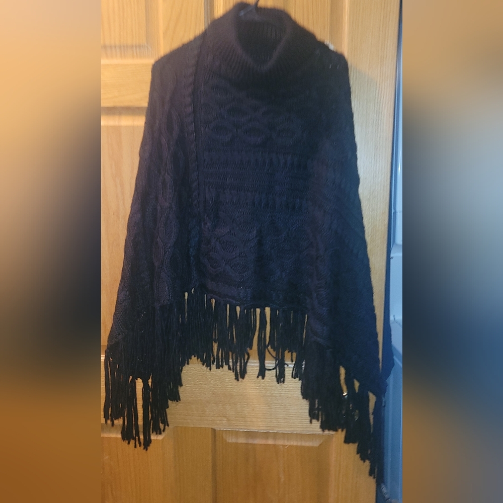 NWOT MICHAEL KORS Black Fringed Poncho Beautiful WOMENS Ponch Sweater Winter